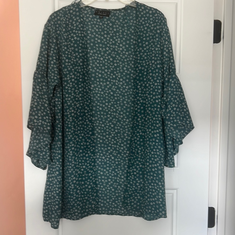 Blue/green flowy, floral shall